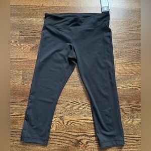 NWT! Under Armour Women’s Crop Black Leggings